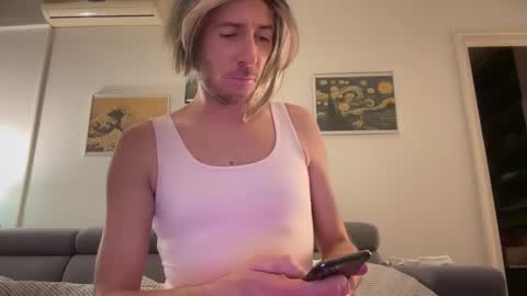 Snapshot of mrmooser42 chatting on 12/22/25, 07:44 TaleOfLaura online show from 12/22/25, 07:44