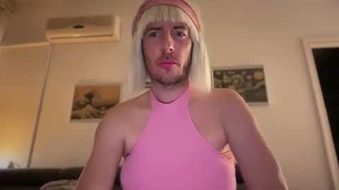 Snapshot of mrmooser42 chatting on 01/12/26, 03:23 TaleOfLaura online show from 01/12/26, 03:23