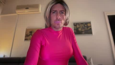 Snapshot of mrmooser42 chatting on 01/12/26, 09:20 TaleOfLaura online show from 01/12/26, 09:20