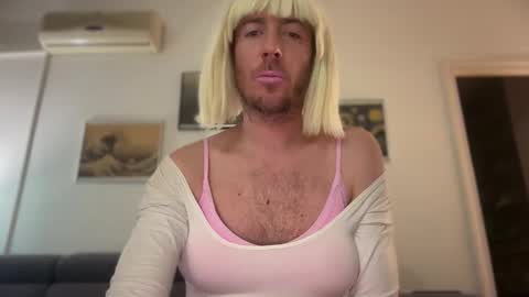 Snapshot of mrmooser42 chatting on 02/11/26, 10:26 TaleOfLaura online show from 02/11/26, 10:26