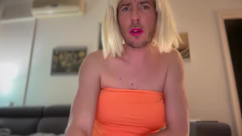 Snapshot of mrmooser42 chatting on 02/19/26, 09:44 TaleOfLaura online show from 02/19/26, 09:44