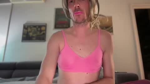 Snapshot of mrmooser42 chatting on 03/01/26, 12:01 TaleOfLaura online show from 03/01/26, 12:01