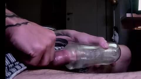 Snapshot of mrn0ice chatting on 11/12/25, 05:57 MR NO ICE online show from 11/12/25, 05:57