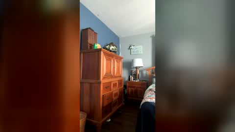 mrobx online show from 07/11/26, 12:08