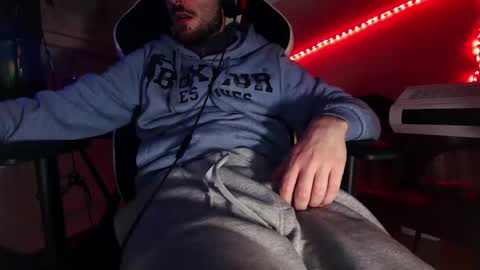 Snapshot of mrrogu3 chatting on 03/30/26, 01:06 MrRogue online show from 03/30/26, 01:06