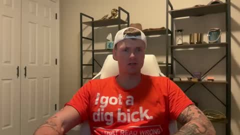 Snapshot of mrryanvoss chatting on 12/18/24, 12:43 Mr Ryan Voss online show from 12/18/24, 12:43