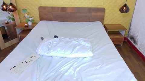 Snapshot of mrs_buttocks chatting on 10/23/25, 04:06 mrs_buttocks online show from 10/23/25, 04:06