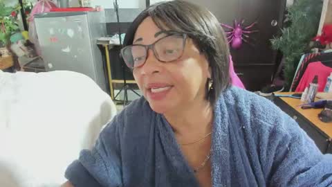Snapshot of mrs_mommy chatting on 11/29/25, 07:28 mrs_mommy online show from 11/29/25, 07:28