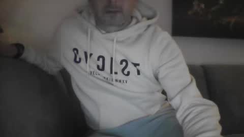 Snapshot of mrserenade46 chatting on 12/16/24, 07:00 Mrserenade online show from 12/16/24, 07:00