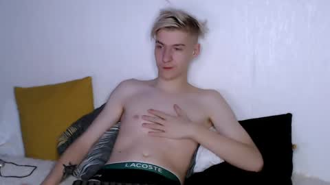 Snapshot of mrsexycum4u chatting on 12/11/24, 03:35 Adam online show from 12/11/24, 03:35