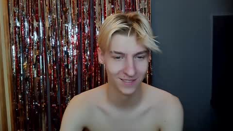 Snapshot of mrsexycum4u chatting on 12/30/24, 11:26 Adam online show from 12/30/24, 11:26