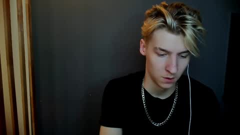 Snapshot of mrsexycum4u chatting on 12/30/24, 09:40 Adam online show from 12/30/24, 09:40