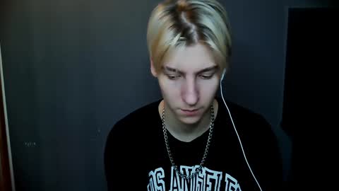 Snapshot of mrsexycum4u chatting on 01/05/25, 06:13 Adam online show from 01/05/25, 06:13