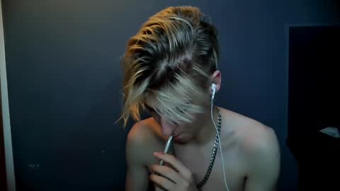 Snapshot of mrsexycum4u chatting on 01/06/25, 05:08 Adam online show from 01/06/25, 05:08