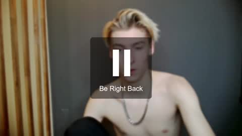 Snapshot of mrsexycum4u chatting on 01/10/25, 10:04 Adam online show from 01/10/25, 10:04