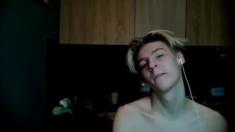 Snapshot of mrsexycum4u chatting on 01/28/25, 01:08 Adam online show from 01/28/25, 01:08