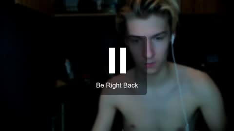 Snapshot of mrsexycum4u chatting on 01/31/25, 04:03 Adam online show from 01/31/25, 04:03