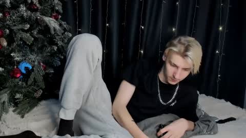 Snapshot of mrsexycum4u chatting on 02/02/25, 11:08 Adam online show from 02/02/25, 11:08