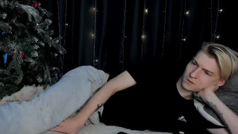 Snapshot of mrsexycum4u chatting on 02/03/25, 10:25 Adam online show from 02/03/25, 10:25