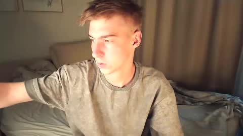 Snapshot of mrsexycum4u chatting on 09/13/25, 04:01 Adam online show from 09/13/25, 04:01