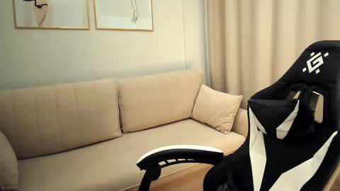 Snapshot of mrsexycum4u chatting on 09/25/25, 01:53 Adam online show from 09/25/25, 01:53