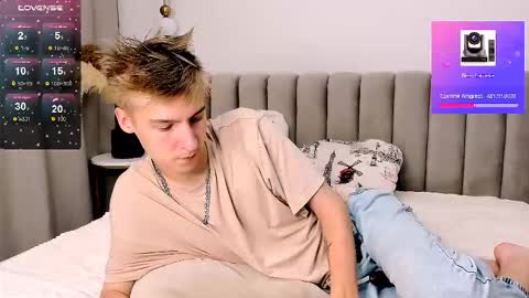 Snapshot of mrsexycum4u chatting on 10/05/25, 09:56 Adam online show from 10/05/25, 09:56