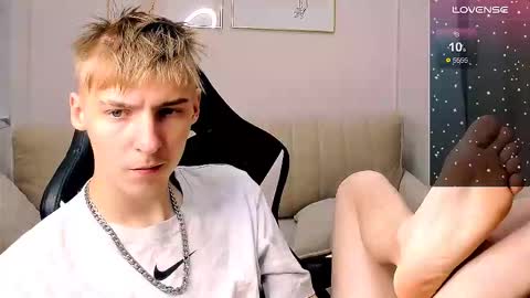 Snapshot of mrsexycum4u chatting on 10/17/25, 10:56 Adam online show from 10/17/25, 10:56