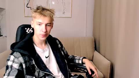 Snapshot of mrsexycum4u chatting on 10/23/25, 10:58 Adam online show from 10/23/25, 10:58