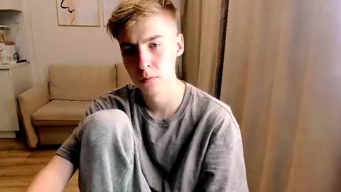 Snapshot of mrsexycum4u chatting on 11/25/25, 11:38 Adam online show from 11/25/25, 11:38