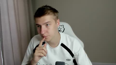 Snapshot of mrsexycum4u chatting on 07/25/26, 10:13 Adam online show from 07/25/26, 10:13