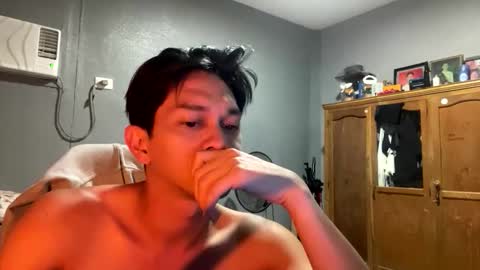 Snapshot of mrshawn95 chatting on 04/07/26, 12:38 shawn online show from 04/07/26, 12:38