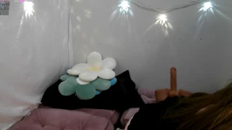 Snapshot of mrsjess1 chatting on 06/02/26, 02:24 MrsJess online show from 06/02/26, 02:24