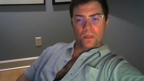 Snapshot of mrsleepyface1 chatting on 09/25/25, 05:22 mrsleepyface1 online show from 09/25/25, 05:22