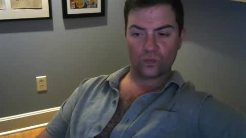 Snapshot of mrsleepyface1 chatting on 11/18/25, 01:22 mrsleepyface1 online show from 11/18/25, 01:22