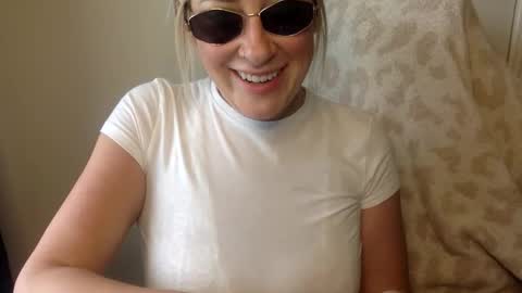 MrsPrissXO online show from 04/29/26, 01:48