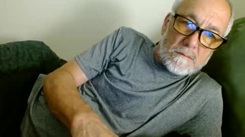 Snapshot of mrtease5 chatting on 06/08/26, 03:29 mrtease5 online show from 06/08/26, 03:29