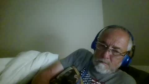 Snapshot of mrtease5 chatting on 06/15/26, 04:47 mrtease5 online show from 06/15/26, 04:47