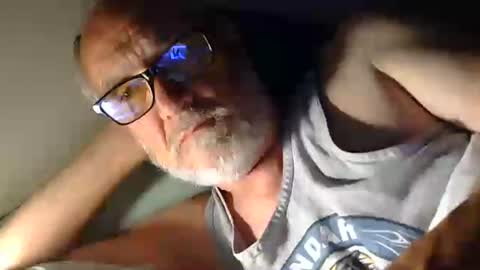 Snapshot of mrtease5 chatting on 06/21/26, 06:38 mrtease5 online show from 06/21/26, 06:38