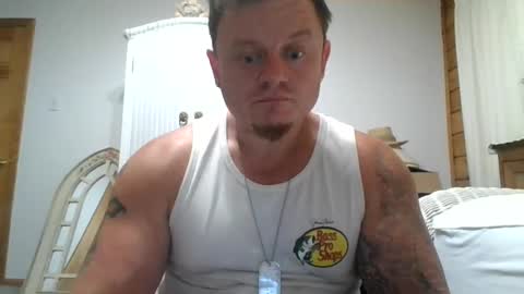 Snapshot of mrthick954 chatting on 10/01/25, 01:00 mrthick954 online show from 10/01/25, 01:00