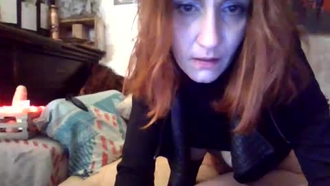 Snapshot of mrunmrun400535 chatting on 12/19/24, 03:29 warningdreams online show from 12/19/24, 03:29