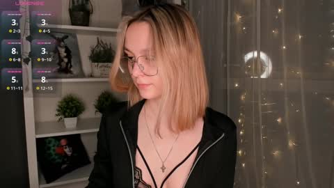 Snapshot of ms_elizabethqueen chatting on 02/07/25, 07:06 Elizabeth online show from 02/07/25, 07:06