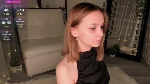 Snapshot of ms_elizabethqueen chatting on 03/01/25, 07:37 Elizabeth online show from 03/01/25, 07:37