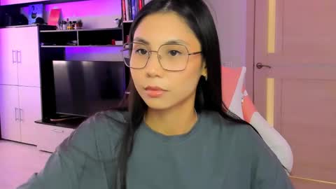 ms_emily_ online show from 05/28/26, 10:56