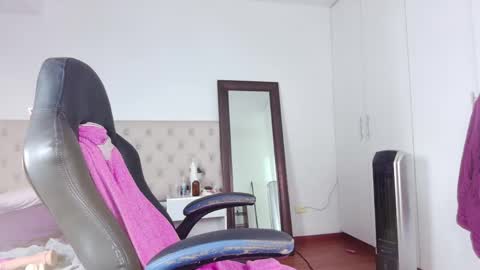 Freya online show from 04/23/26, 02:24