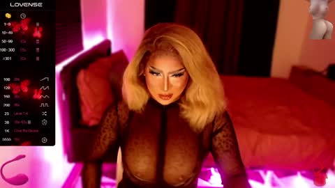 Samantha online show from 04/27/26, 04:43