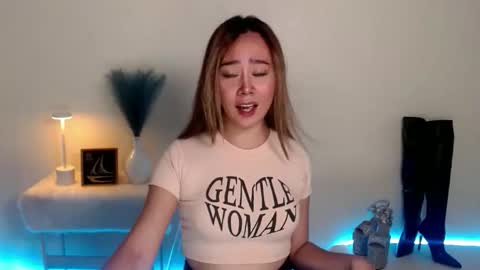 Snapshot of ms_lhaydeebunny chatting on 09/21/25, 02:02 Evon online show from 09/21/25, 02:02