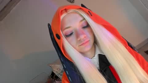 Annabelle  online show from 10/07/25, 02:36