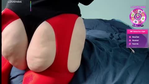 Snapshot of ms_queen chatting on 02/28/26, 02:12 missqueenbbw online show from 02/28/26, 02:12