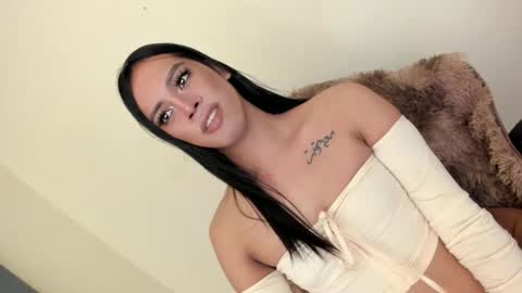 Snapshot of ms_selenaxx chatting on 01/13/25, 11:27 selena online show from 01/13/25, 11:27