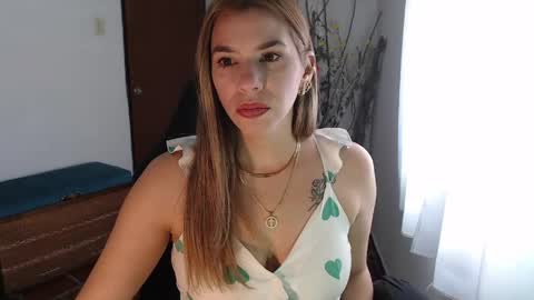 Snapshot of ms_sofiax chatting on 04/27/26, 04:05 Sofia online show from 04/27/26, 04:05